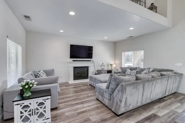 $579,900 | 6977 East Michigan Avenue, Fresno, CA 93727