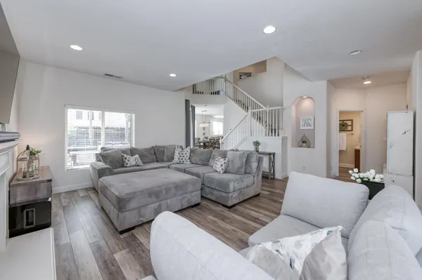 $579,900 | 6977 East Michigan Avenue, Fresno, CA 93727