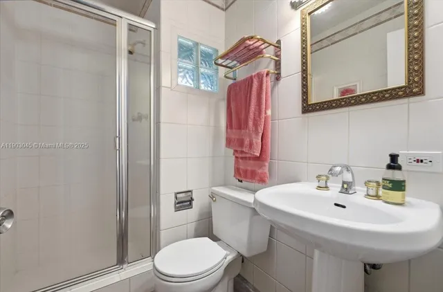 a view of a garden with a tree