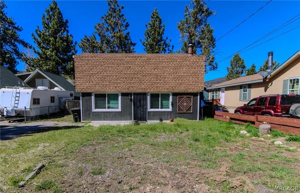 $1,800 | 913 West Aeroplane Boulevard, Big Bear City, CA 92314
