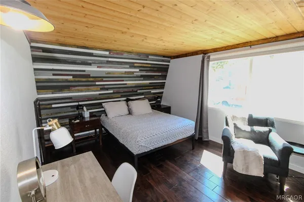 $1,800 | 913 West Aeroplane Boulevard, Big Bear City, CA 92314