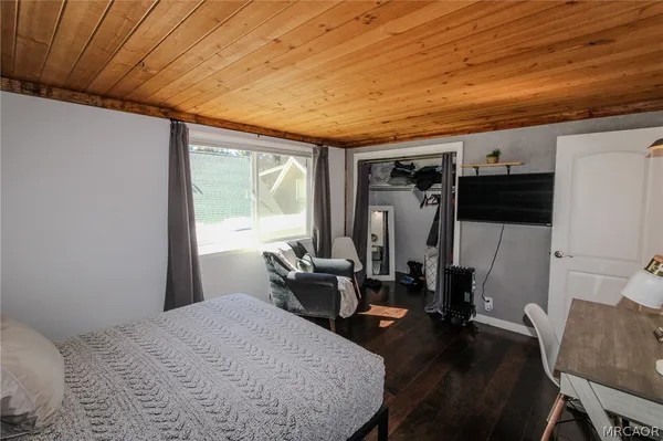 $1,800 | 913 West Aeroplane Boulevard, Big Bear City, CA 92314