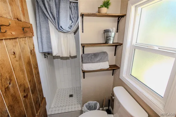 $1,800 | 913 West Aeroplane Boulevard, Big Bear City, CA 92314
