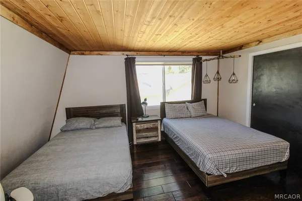 $1,800 | 913 West Aeroplane Boulevard, Big Bear City, CA 92314