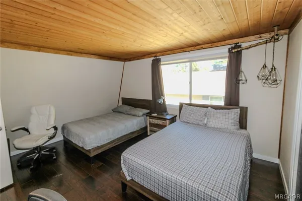 $1,800 | 913 West Aeroplane Boulevard, Big Bear City, CA 92314
