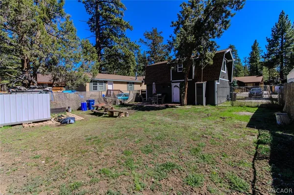 $1,800 | 913 West Aeroplane Boulevard, Big Bear City, CA 92314