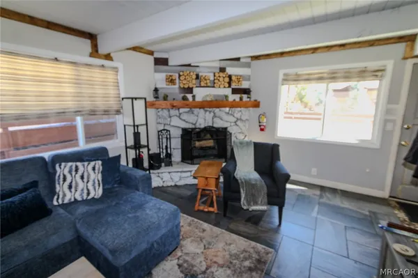 $1,800 | 913 West Aeroplane Boulevard, Big Bear City, CA 92314