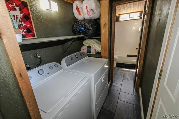 $1,800 | 913 West Aeroplane Boulevard, Big Bear City, CA 92314