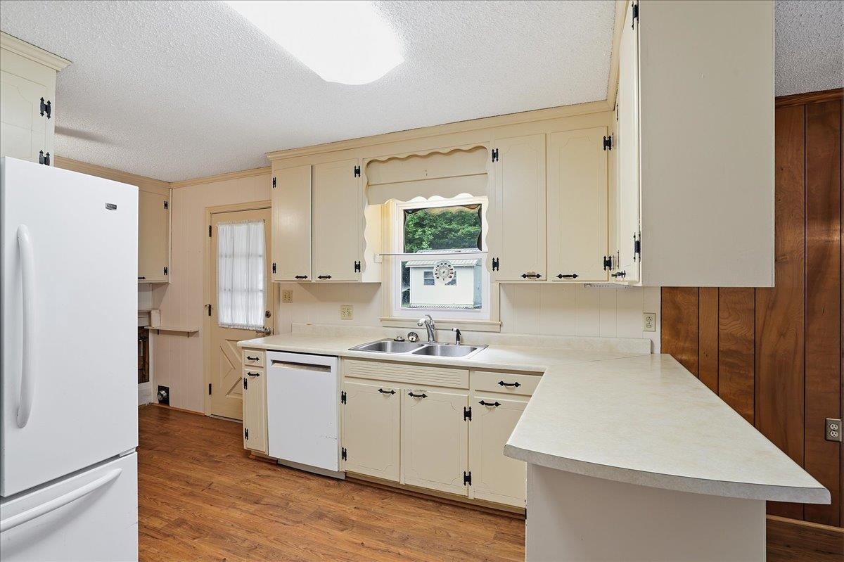 208 State Rd S-30-483 Clinton, SC 29325 - Photo 16 of 28