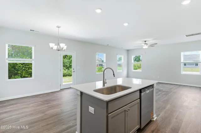 $330,365 | 614 South Squires Run Lane, Richlands, NC 28574