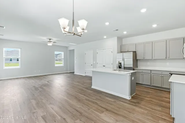 $330,365 | 614 South Squires Run Lane, Richlands, NC 28574