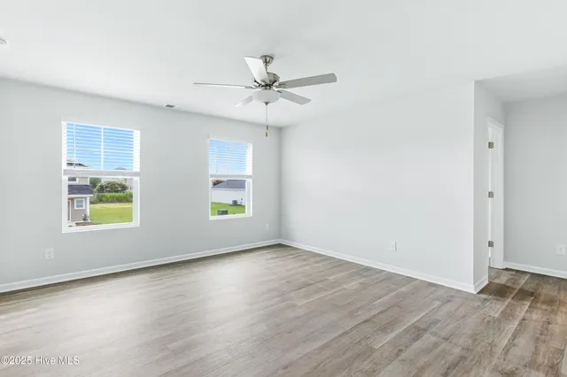 $330,365 | 614 South Squires Run Lane, Richlands, NC 28574