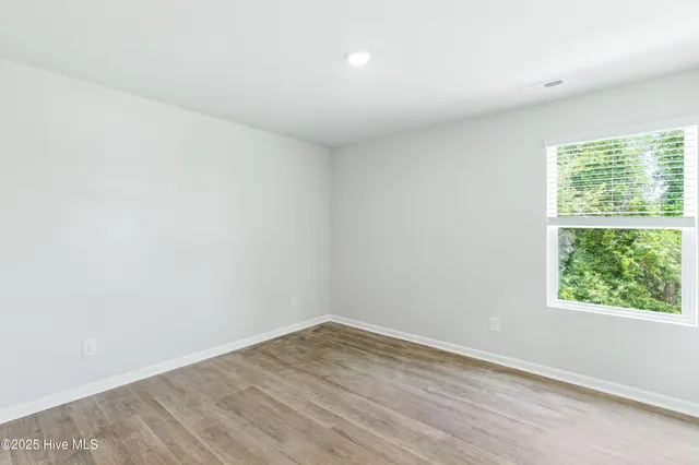 $330,365 | 614 South Squires Run Lane, Richlands, NC 28574