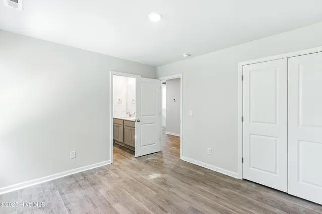 $330,365 | 614 South Squires Run Lane, Richlands, NC 28574