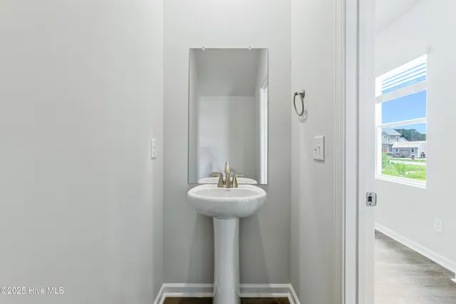 $330,365 | 614 South Squires Run Lane, Richlands, NC 28574