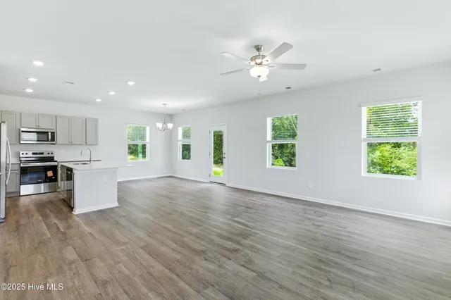 $330,365 | 614 South Squires Run Lane, Richlands, NC 28574