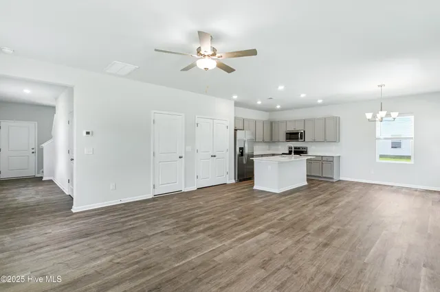 $330,365 | 614 South Squires Run Lane, Richlands, NC 28574