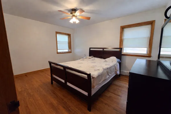 $1,575 | 7126 West Jarvis Avenue, Unit 1, Niles, IL 60714