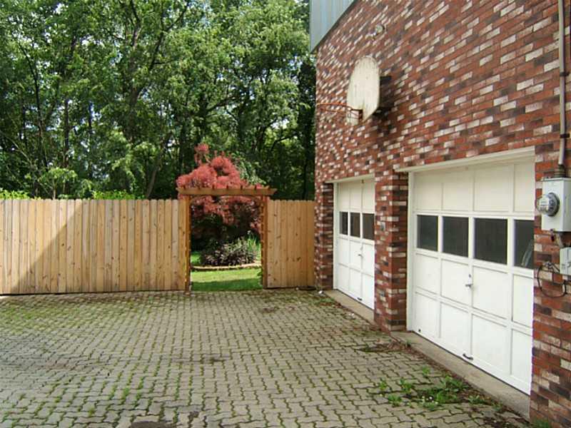 124 Ramage Road Pittsburgh, PA 15214 - Photo 17 of 19 Parking Lot/Garage. 2 car integral