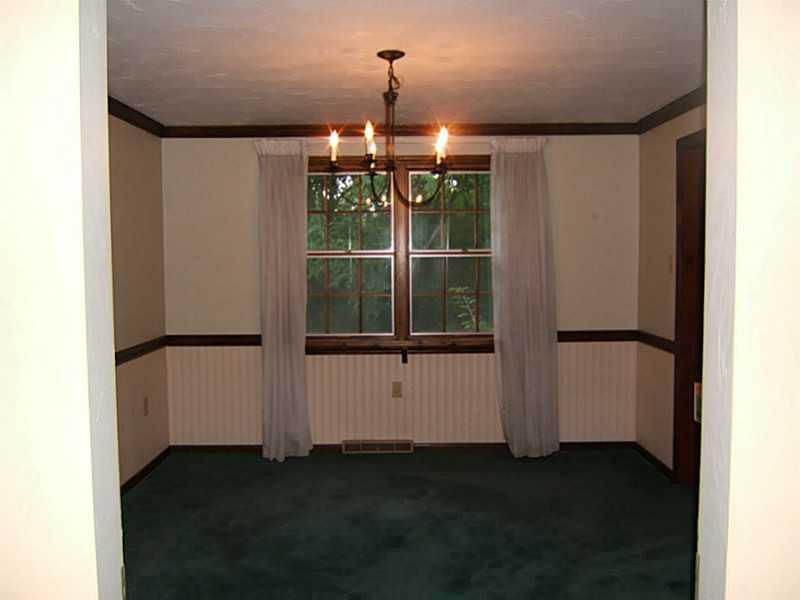 124 Ramage Road Pittsburgh, PA 15214 - Photo 3 of 19 Dining Room.