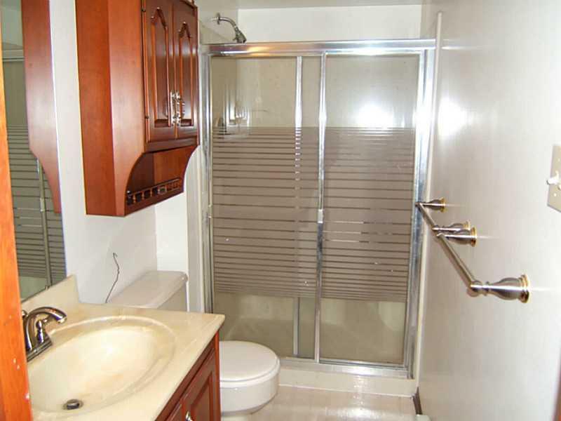 124 Ramage Road Pittsburgh, PA 15214 - Photo 8 of 19 Master Bath/Spa.