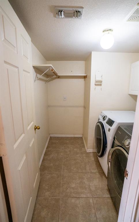 4800 Grainger Trail Fort Worth, TX 76137 - Photo 19 of 38 Laundry room