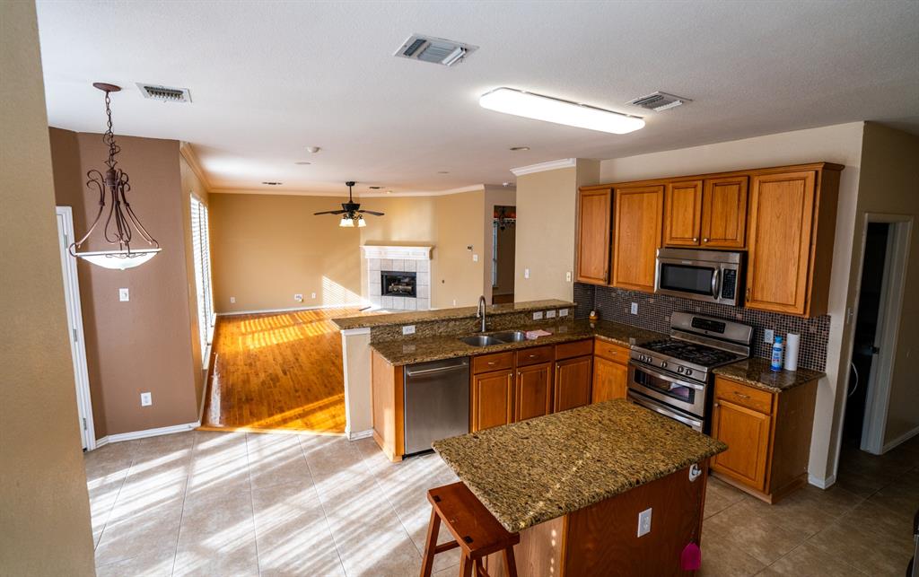 4800 Grainger Trail Fort Worth, TX 76137 - Photo 7 of 38