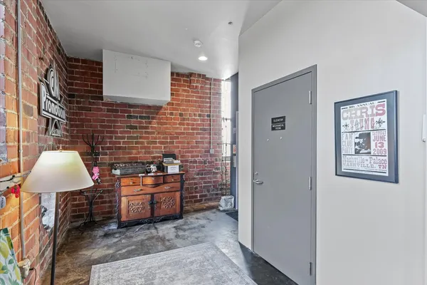 a view of a storage & utility room
