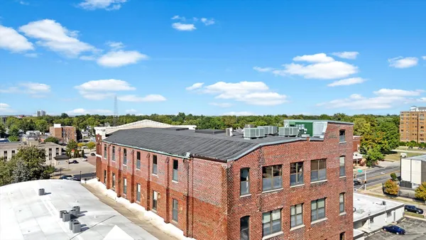 $620,000 | 209 East Washington Street, Unit 5, Bloomington, IL 61701