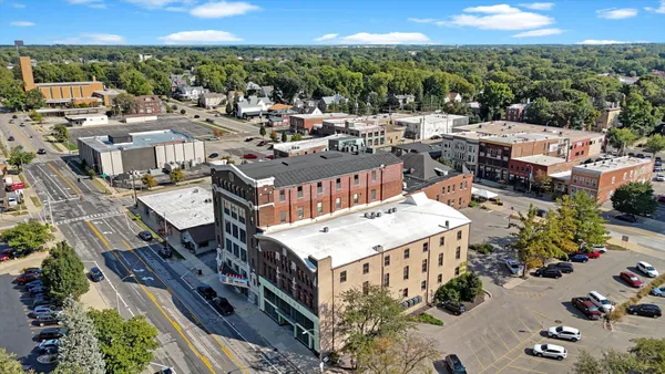 $620,000 | 209 East Washington Street, Unit 5, Bloomington, IL 61701