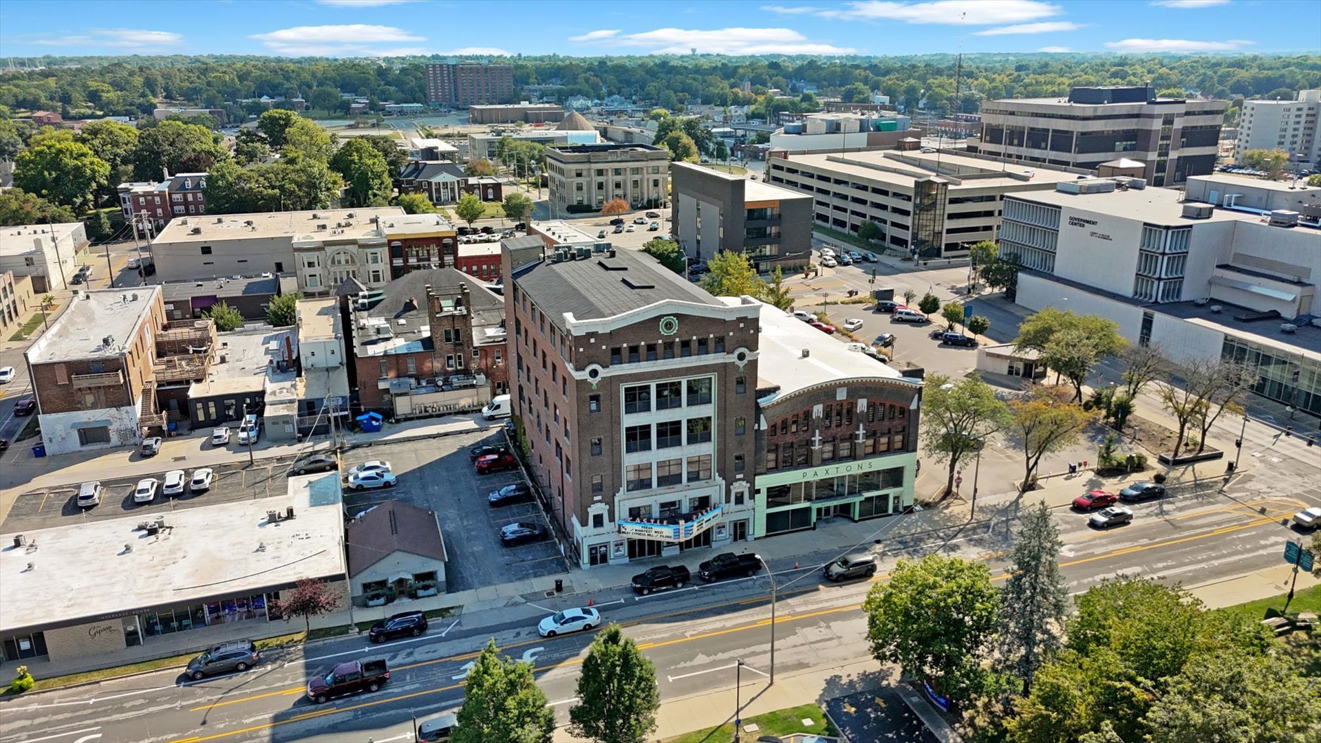 209 East Washington Street, Unit 5 Bloomington, IL 61701 - Photo 70 of 78 an aerial view of a house with a garden view