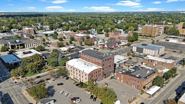 $620,000 | 209 East Washington Street, Unit 5, Bloomington, IL 61701