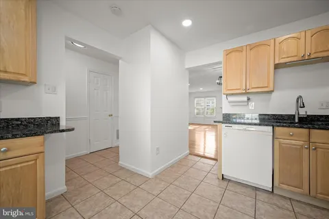 $449,000 | 148 Barnsfield Court, Unit 204, Gaithersburg, MD 20878