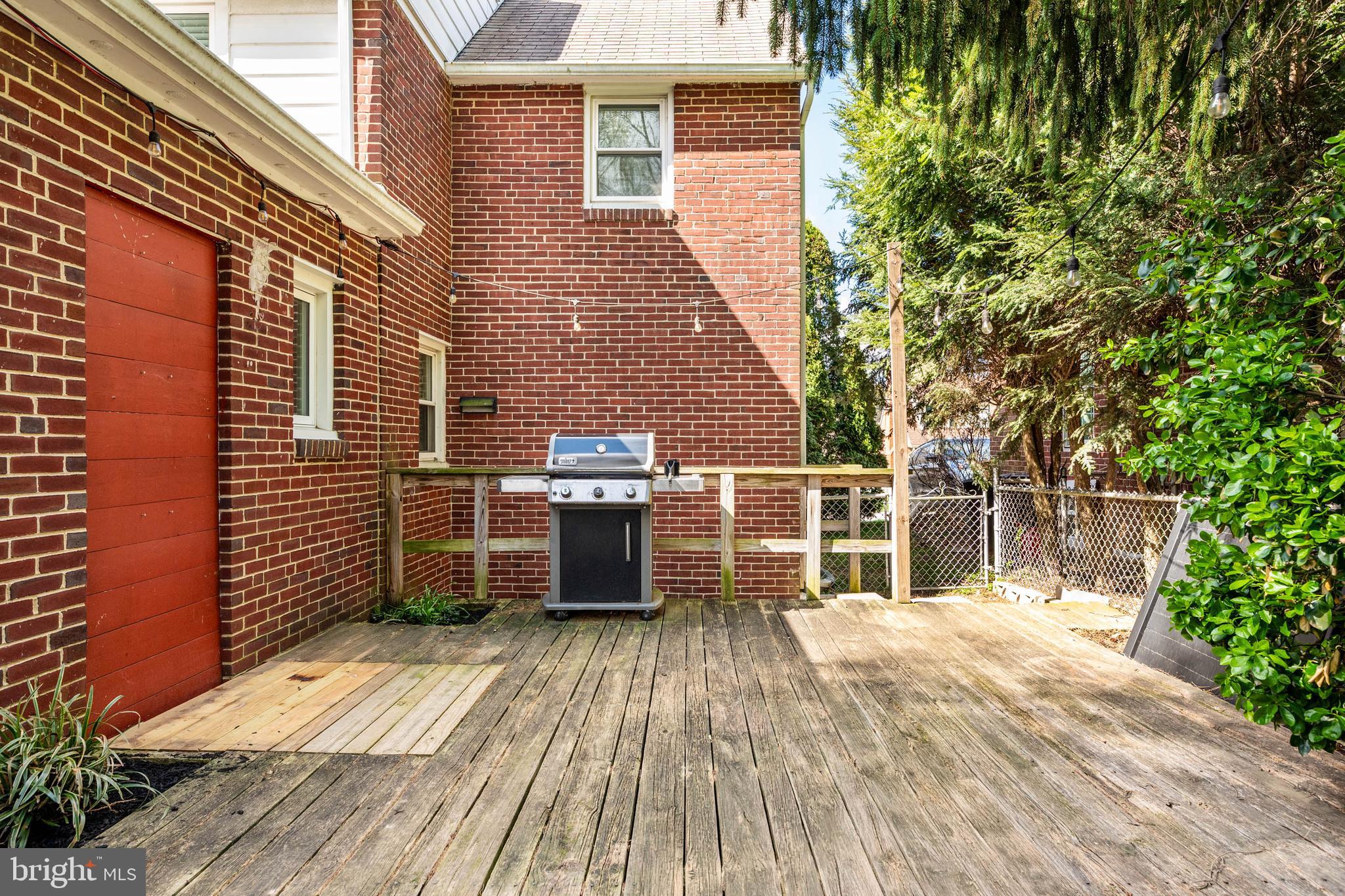 21 Moreland Road Paoli, PA 19301 - Photo 28 of 29 a balcony with a sink