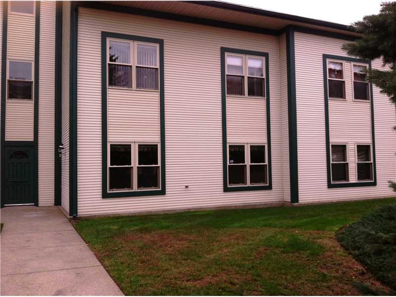 3520 West Shore Road, Unit 902 Warwick, RI 02886 - Photo 1 of 6 Exterior Front.