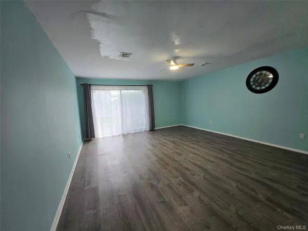 $2,400 | 184 Deer Ct Drive, Middletown, NY 10940