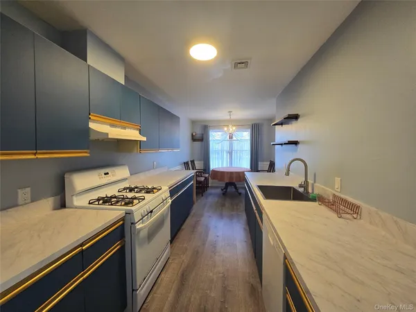 $2,400 | 184 Deer Ct Drive, Middletown, NY 10940