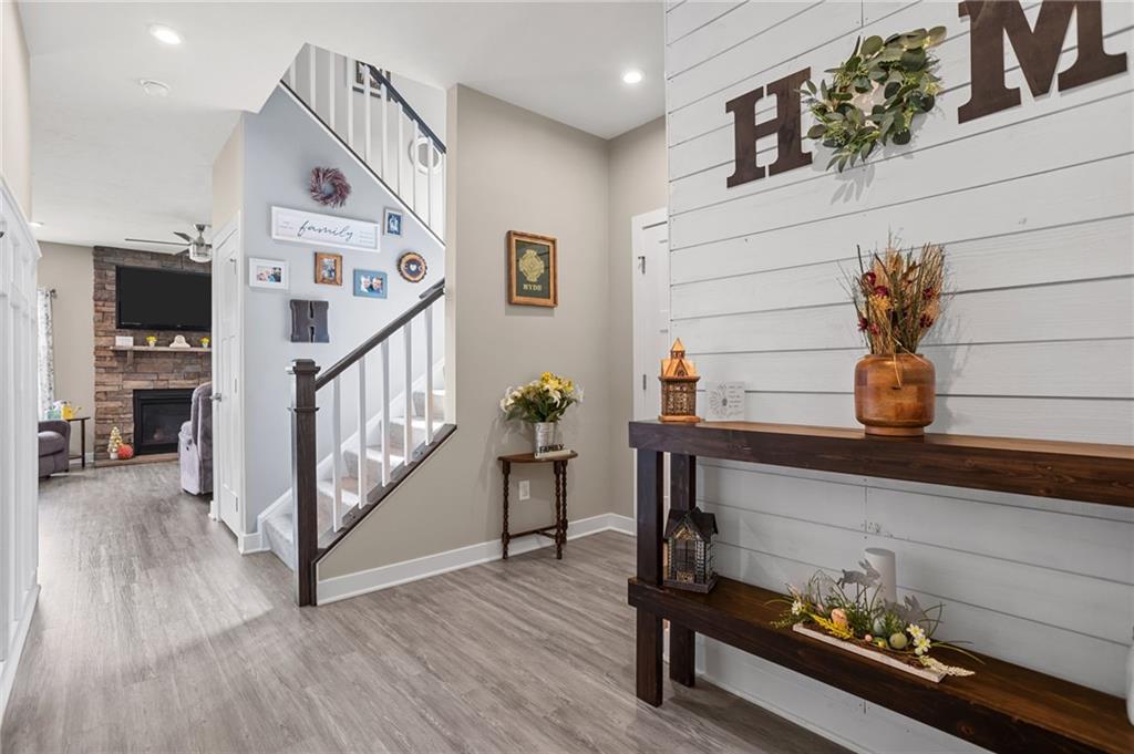 1075 Blackhawk Road Valencia, PA 16059 - Photo 2 of 25 a living room with furniture and wooden floor