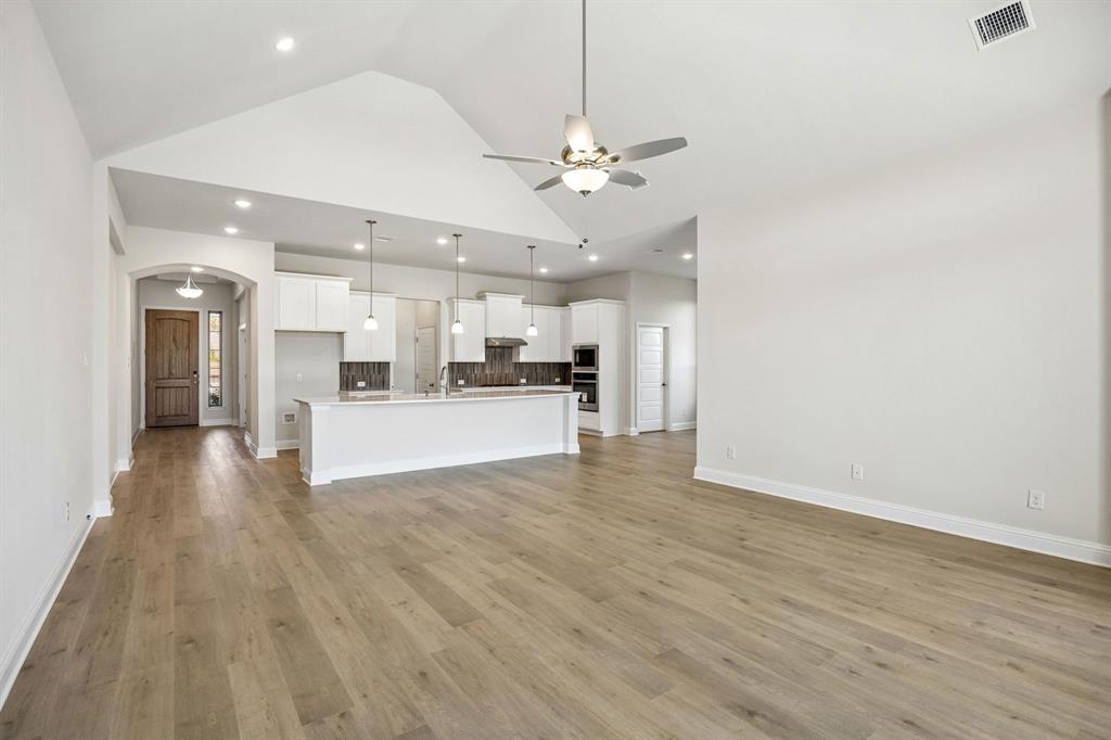 4121 Winnow Lane Joshua, TX 76058 - Photo 6 of 39 24-4121Winnow_018