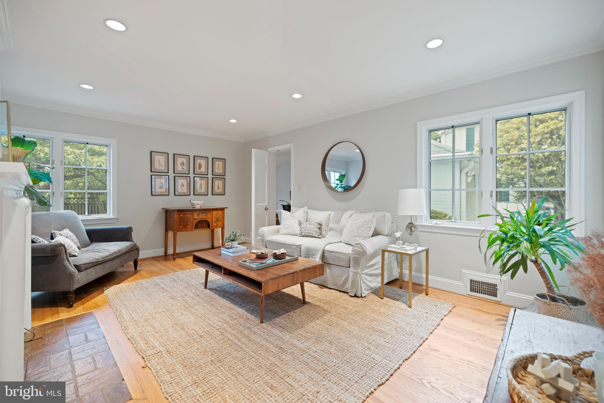 409 Cambridge Road Alexandria, VA 22314 - Photo 8 of 35 Gallery Image 8