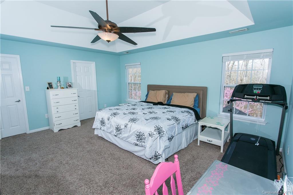 1041 Reigate Road Charlotte, NC 28262 - Photo 12 of 24 Gallery Image 12