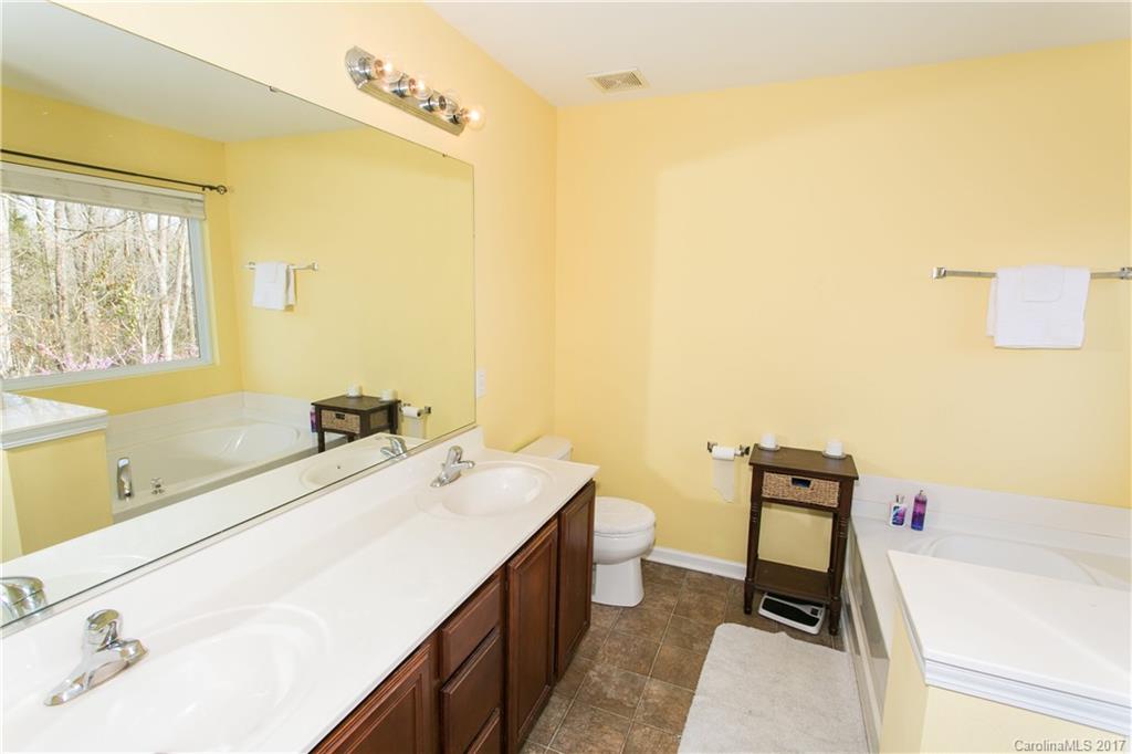 1041 Reigate Road Charlotte, NC 28262 - Photo 15 of 24 Gallery Image 15