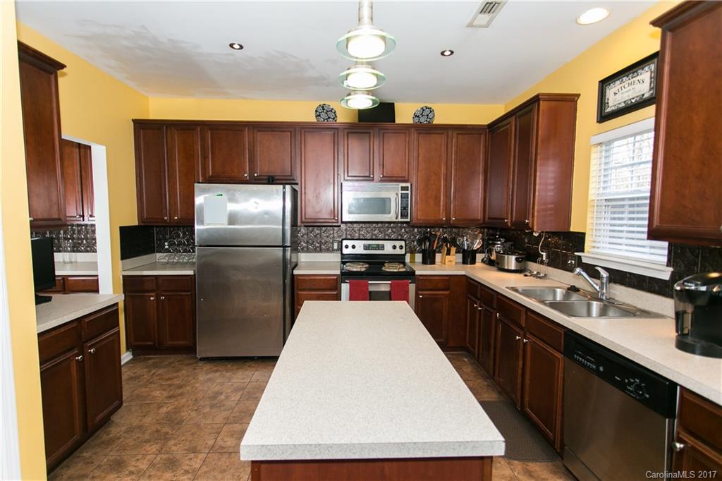 1041 Reigate Road Charlotte, NC 28262 - Photo 3 of 24 Gallery Image 3