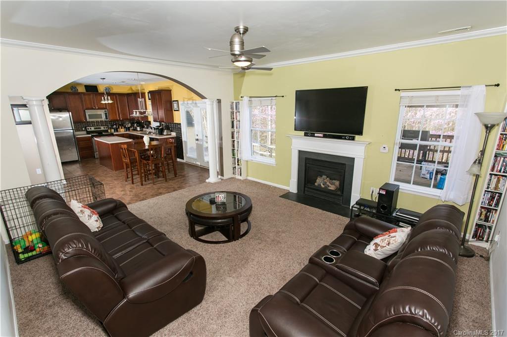 1041 Reigate Road Charlotte, NC 28262 - Photo 7 of 24 Gallery Image 7