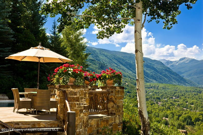 10 Ridge Place Aspen, CO 81612 - Photo 26 of 37 a view of a outdoor sitting area with golf course