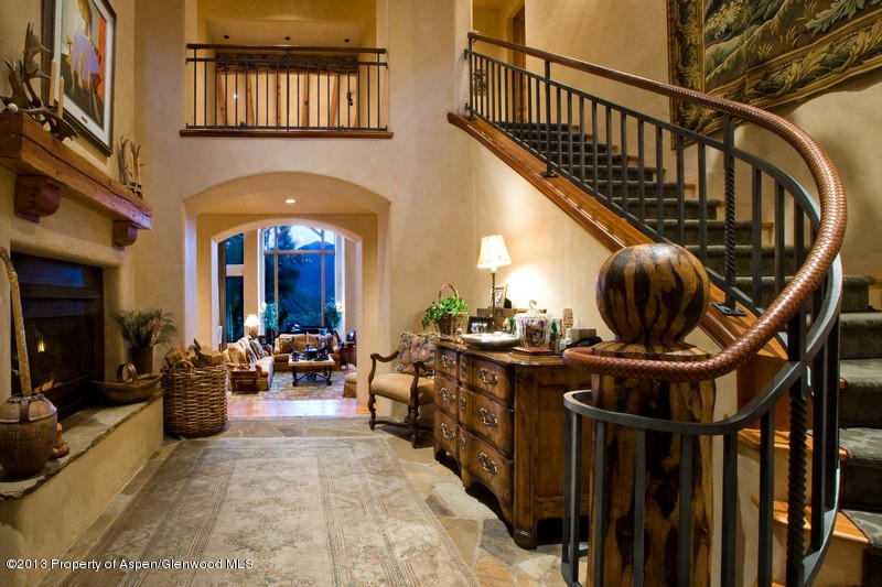 10 Ridge Place Aspen, CO 81612 - Photo 7 of 37 a view of hall way with furniture