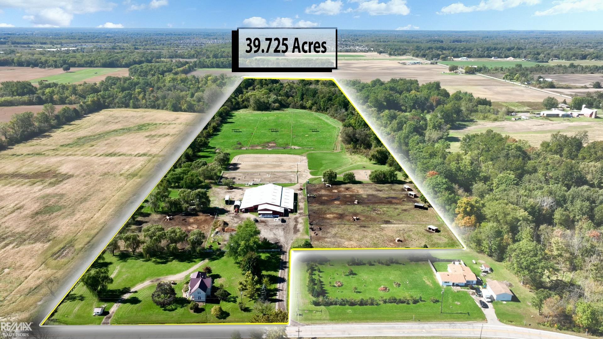 56295 Card Road Macomb, MI 48042 - Photo 45 of 69 50157298-fddd9cb1-ed7b-4acd-88b5-1aa60df3a45f.JPG