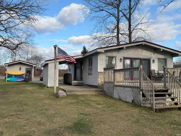 $400,000 | 6420 South 85th Street East, Wolcottville, IN 46795