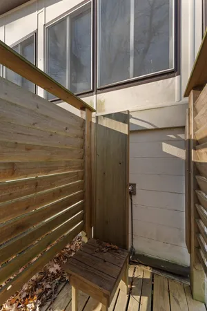 a view of entryway with a front door