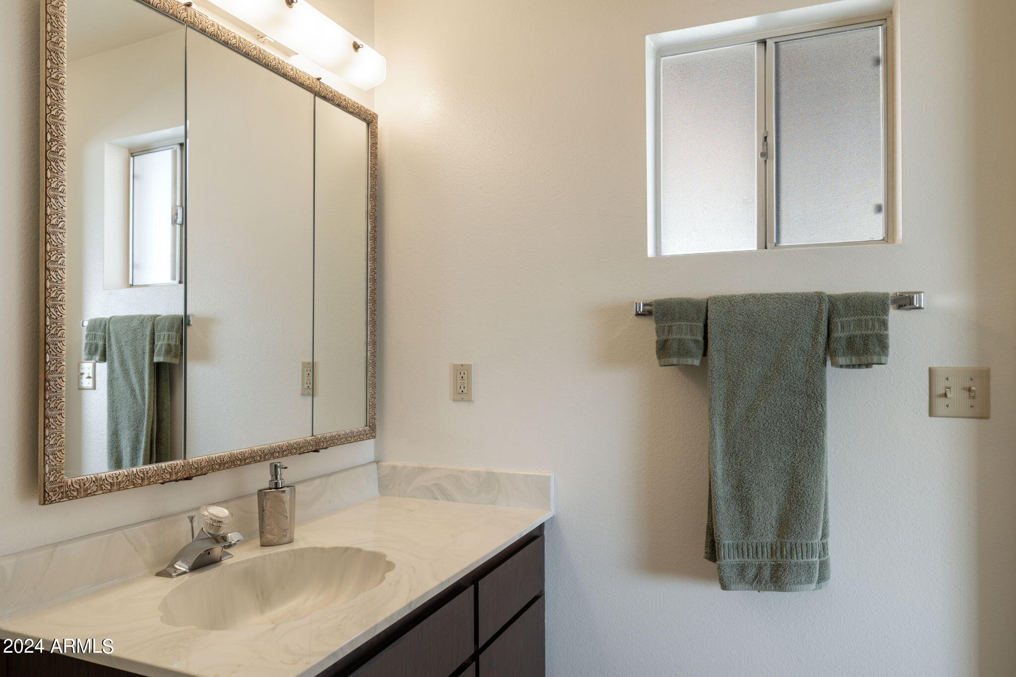 542 South Rochester Mesa, AZ 85206 - Photo 11 of 49 Master Bath